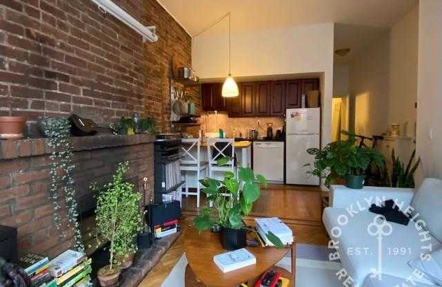 211 CLINTON ST. Gallery 2