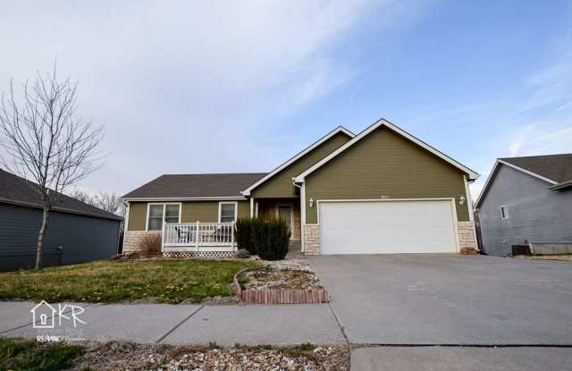 FENCED BACKYARD, CLOSE TO FT. RILEY! Gallery 1