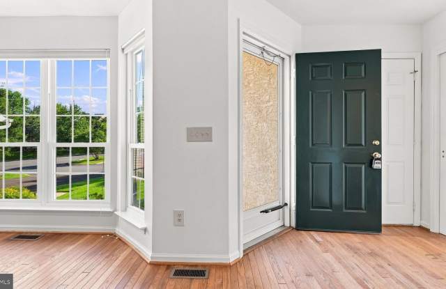 432 COUNTRY CLUB Drive Gallery 4
