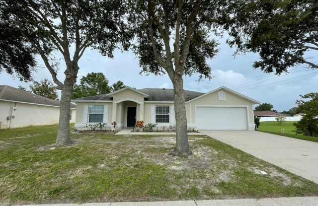 4/2 Home in Fountain Lake Subdivision photos photos