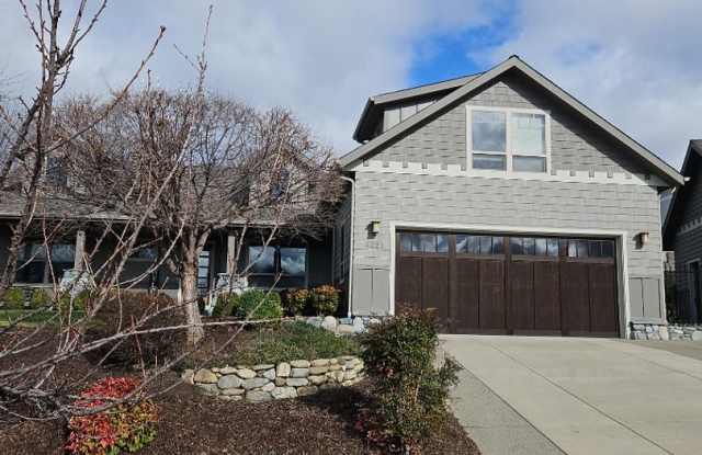 Luxury home on generous lot in the prestigious hills of East Medford! photos photos