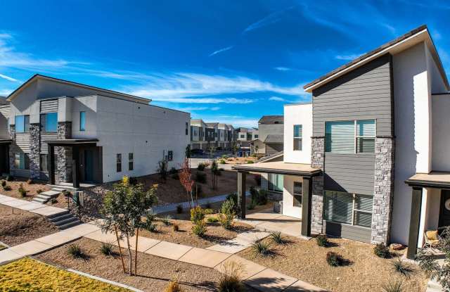 Beautiful townhome in Desert Color for rent photos photos