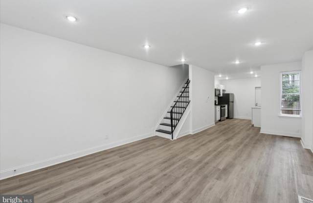 1761 N NEWKIRK Street Gallery 2