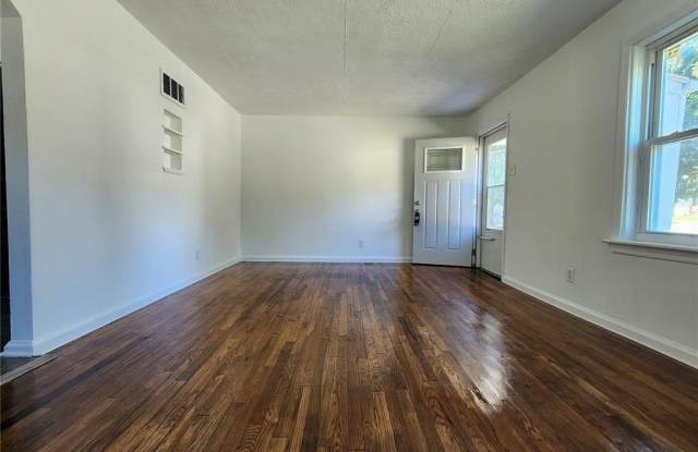 128 Deane Court Gallery 3
