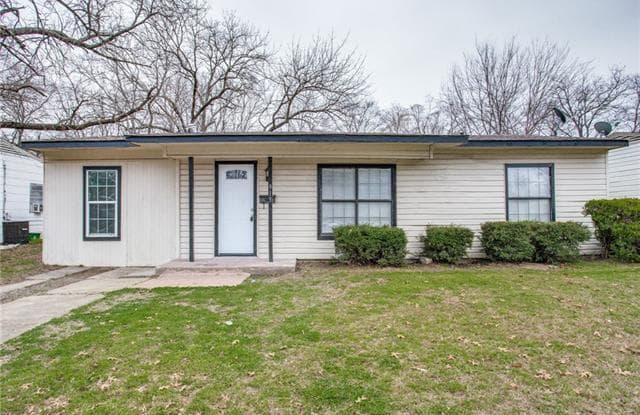 913 Highland Drive - 913 Highland Drive, Grand Prairie, TX 75051