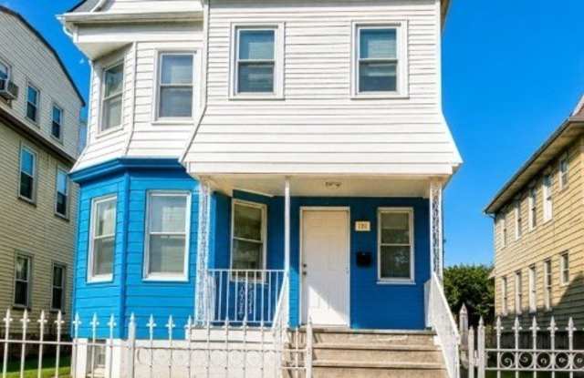 867 S 17th St photos photos