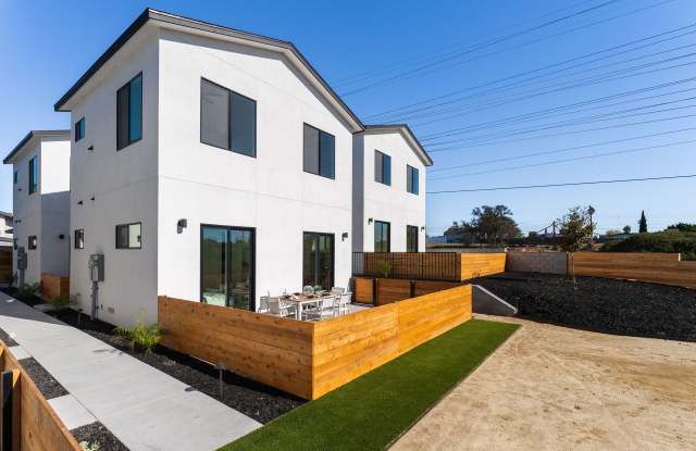 Private Yard Space, No Shared Walls, Views, New Luxury photos photos