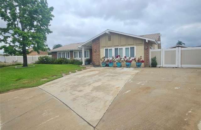 4812 Harwood Court photos photos