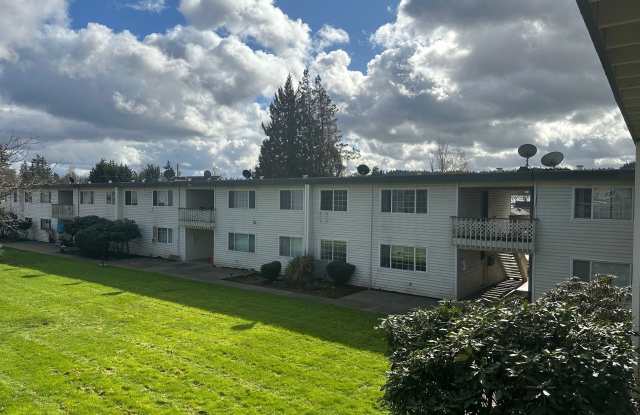 Esquire Apartments photos photos