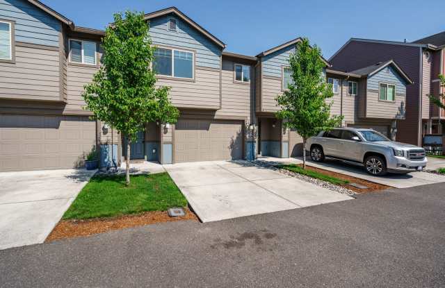 Easy I-205 Access - 3 Bedroom 2.5 Bath Townhouse photos photos