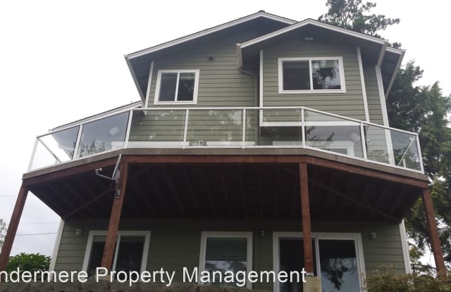 1918 Taft Avenue - 1918 Taft Avenue, Bremerton, WA 98312