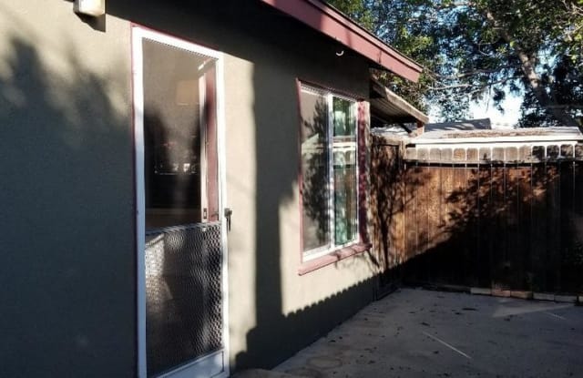 361 Roycroft Avenue - 361 Roycroft Avenue, Long Beach, CA 90814