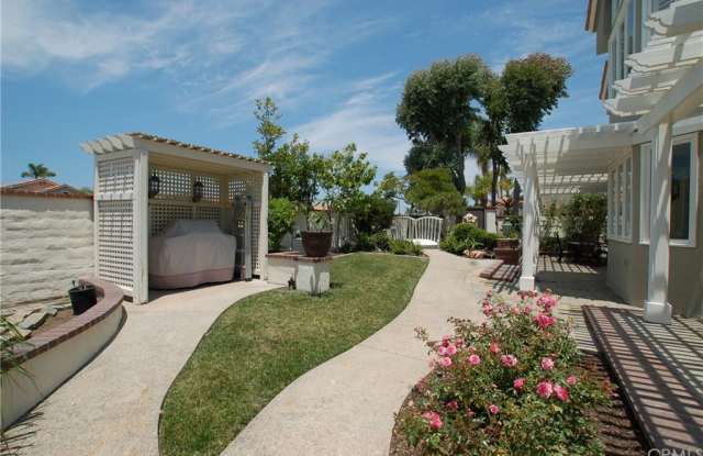 21081 Hillsdale Lane Gallery 4
