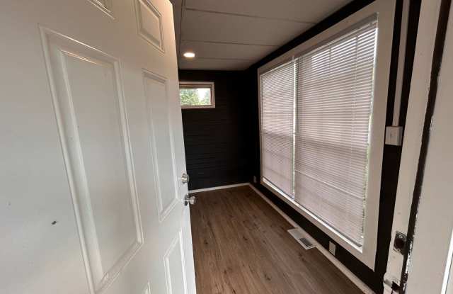 Easy and Breezy on Lakeview photos photos