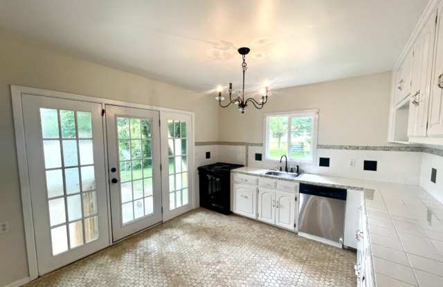 Adorable 3 Bedroom House In Oxford !! Gallery 4