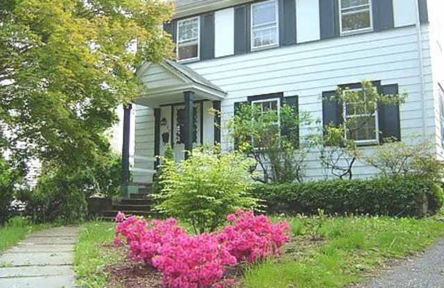 52 Sprague Road Gallery 2