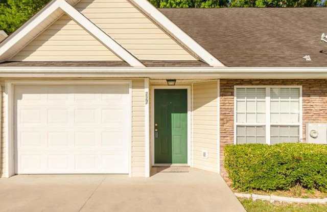 3 Bed/3Bath Centrally located!!! photos photos