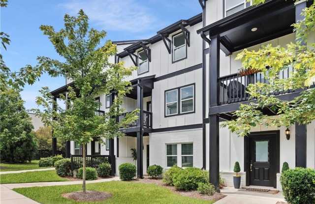 504 Hampton Crossing Gallery 2