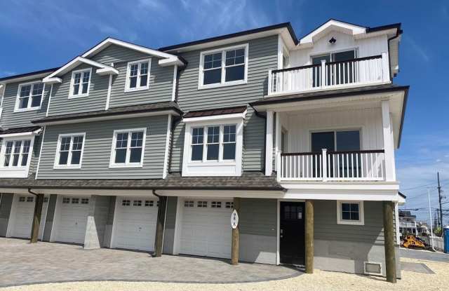 98 Grand Central Avenue - 98 Grand Central Avenue, Lavallette, NJ 08735 98 Grand Central Avenue - 98 Grand Central Avenue, Lavallette, NJ 08735