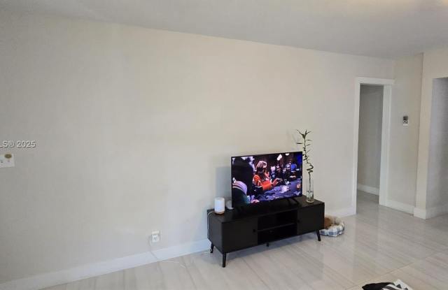 1832 Rodman St photos photos