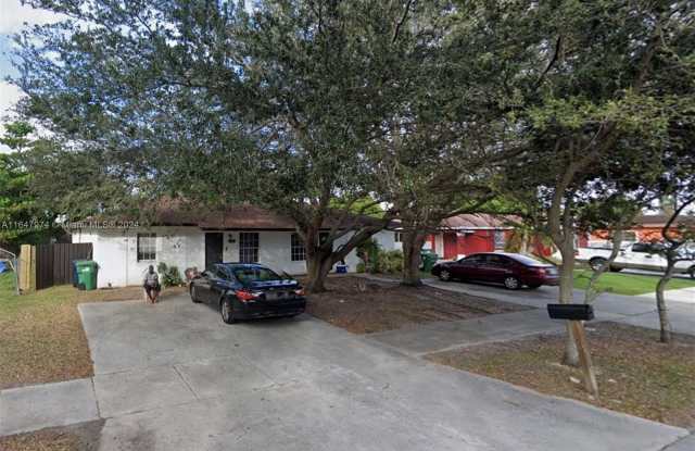 10623 SW 170th Ter - 10623 Southwest 170th Terrace, West Perrine, FL 33157
