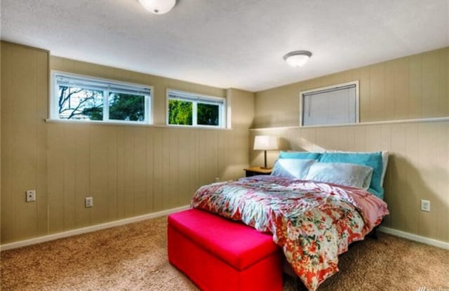 2829 Larch Way - 2829 Larch Way, Alderwood Manor, WA 98036