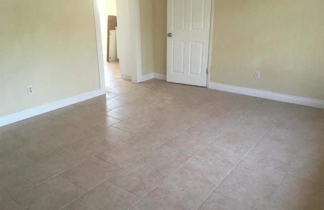 1115 North Mayfield Avenue - 4 Gallery 2