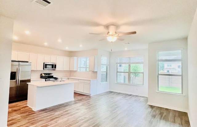 Room in 3 Bedroom Home at Cowbird Path photos photos