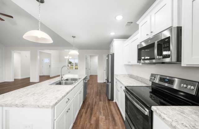 624 Fescue Drive - AVAILABLE NOW! Gallery 3