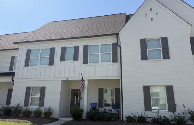 3BR/3.5BA For Rent Gallery 1