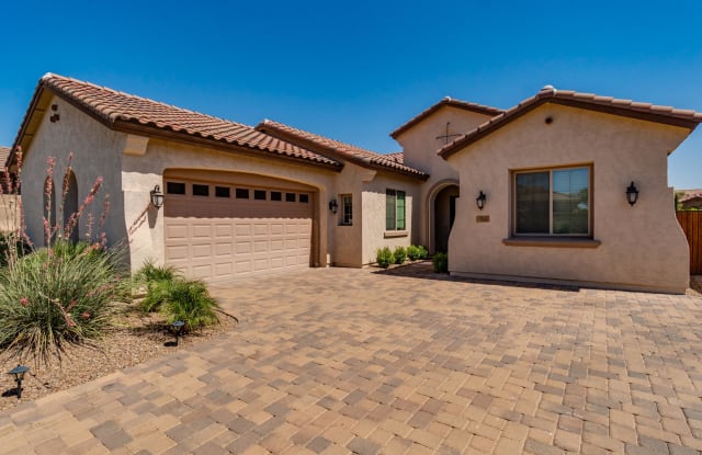 561 W YELLOWSTONE Way - 561 West Yellowstone Way, Chandler, AZ 85248