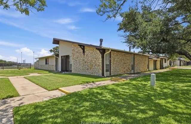 2100 Windsor Drive Gallery 1
