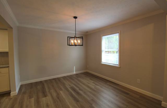 Completely Remodeled 3-Bedroom Townhome near Downtown & JMU! Coming Soon! Gallery 4