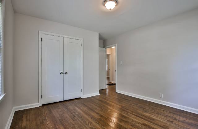 3414 Midway Road Gallery 3