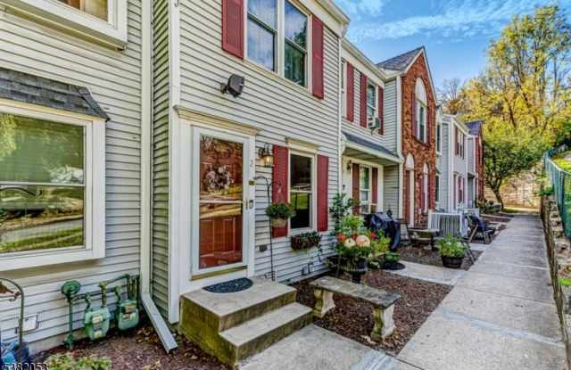 2 Colonial Ct photos photos