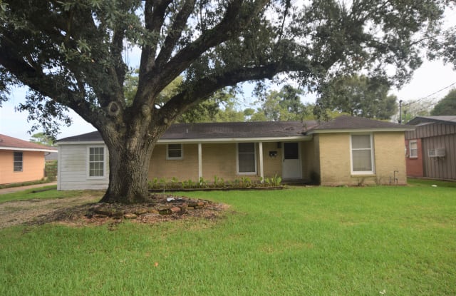 417 E Claude St - 417 East Claude Street, Lake Charles, LA 70605