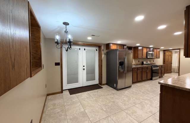 1105 MEANDER Drive Gallery 2