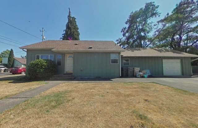 3 Bedroom House + Bonus Room ~ Close to Campus photos photos