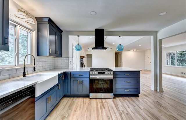 6085 GLENRIDGE Drive photos photos