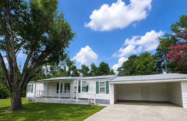 3 Bed/2 Bath Home- Under Renovations Gallery 1