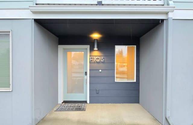 4 Bedroom Townhome in Monroe - Pet Friendly - 1/2 off 1st Month Rent! photos photos