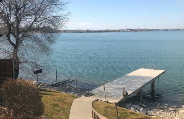 Fully Furnished Lakefront Condo!! 6 Month Lease Available! photos photos