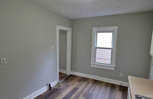 802 N Bradley Avenue Gallery 4