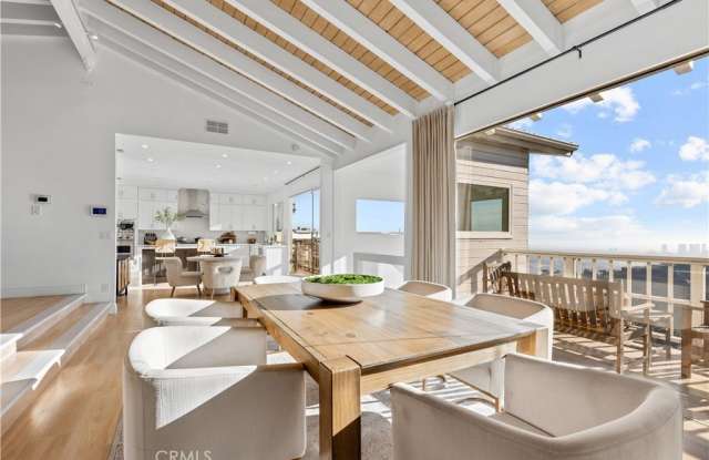 2019 Sunset Plaza Drive photos photos