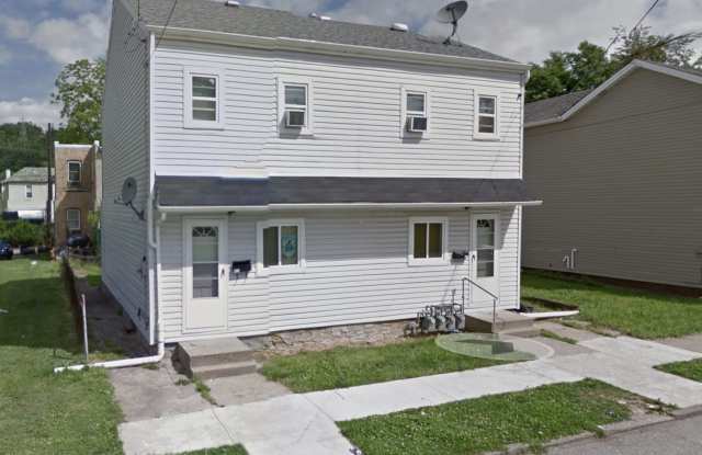 2 Bed, 1 Bath Duplex in McKeesport-HALF MONTH'S RENT FREE Gallery 1