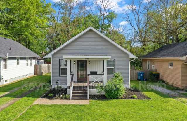 1523 E 49th St photos photos