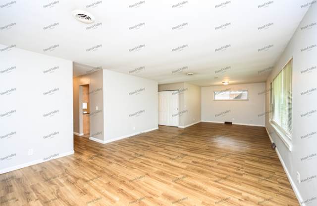 7943 Glen Orchard Drive Gallery 4