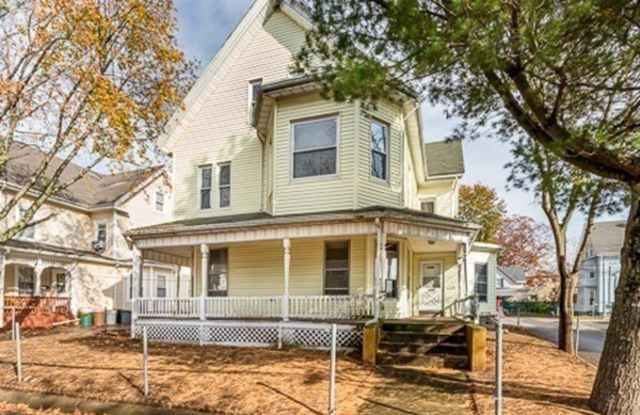 1190 Warren Ave photos photos