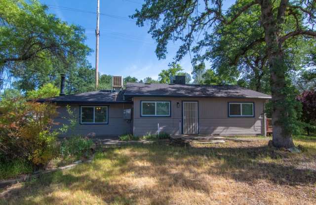 2 Bedroom North Redding Home with Bonus Room. Completely Fenced! photos photos