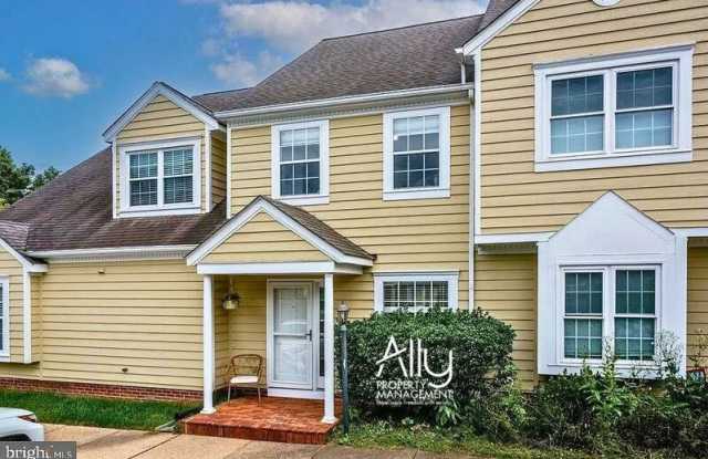 1327 Le Parc Terrace - 1 Gallery 1